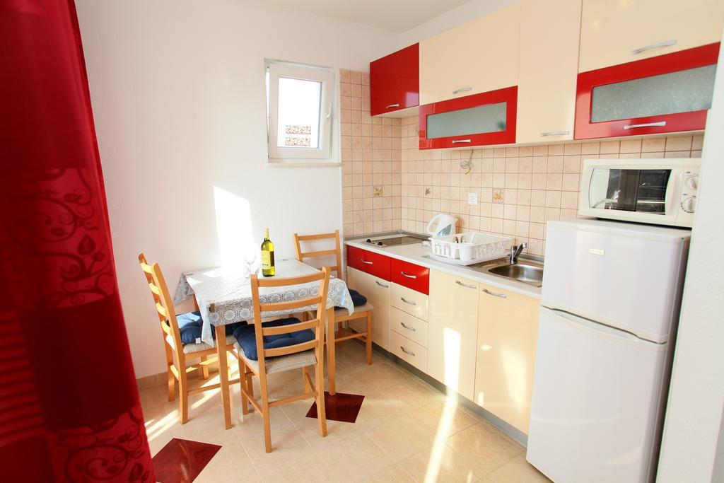 Apartments Villa Karlo Kaštela エクステリア 写真