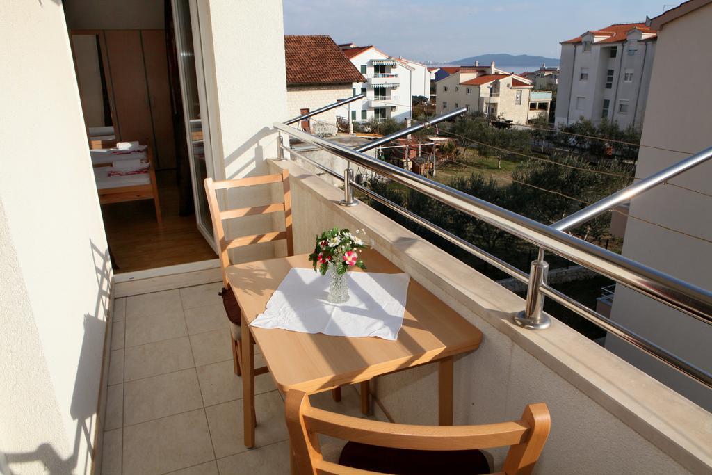 Apartments Villa Karlo Kaštela エクステリア 写真