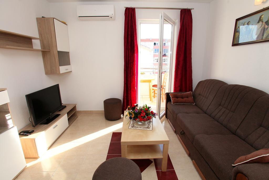 Apartments Villa Karlo Kaštela エクステリア 写真